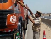 صور.. حملات مرورية على سيارات النقل الثقيل بالغربية وأسيوط وسوهاج  
