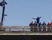 فيديو.. محمد رمضان يقفز فى النيل من أعلى كوبرى دندرة