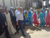 صور.. وفد البرلمان يصل مطار أبو سمبل بحضور المحافظ