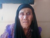 فيديو وصور.. مأساة عجوز تركها أبنائها منذ 13 سنة بالمنيا ولا تجد مأوى أو مأكل