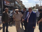 مدير أمن القليوبية يقود حملة ببنها لسير المواطنين على الرصيف ومنع انتظارات السيارات