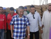 صور .. رئيس مركز الداخلة يتفقد قرى غرب الموهوب لمتابعة سير العمل