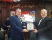 جامعة القاهرة تكرم رئيس جامعة الأزهر ونائبه طارق سلمان