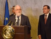 صور.. المفوض الأوروبى للطاقة والمناخ: دعم إصلاحات الطاقة فى مصر بـ 1.3 مليار يورو 