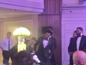 فيديو.. محمد صلاح يحقق أمنية طفل فى حفل جوائز الأفضل فى البريميرليج