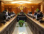 عباس شومان يلتقى وفدًا من قضاة باكستان بمقر مشيخة الأزهر