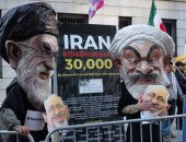 صور.. مظاهرات ضد زيارة وزير خارجية إيران لمجلس العلاقات الخارجية فى نيويورك