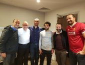 صور ..أديب و كردى والثعلب مع محمد صلاح بعد الفوز على روما