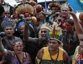 صور.. سكان البرازيل الأصليين يتظاهرون ضد الرئيس ميشيل تامر