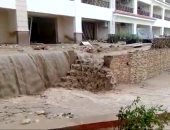 فيديو وصور.. حصر خسائر سيول العين السخنة وتحطم أجزاء مصنع زجاج وقرية سياحية