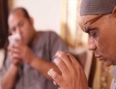 فيديو.. حشمت يتسلح لشهر رمضان بعدة الشغل: سبحة وجلابية وبروفايل جديد