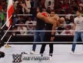 فيديو.. مصارعون سعوديون يطردون لاعبا إيرانيا حمل علم بلاده خلال منافسات WWE