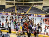 فيديو..الجماهير تقتحم ملعب الصالة المغطاة للاحتفال مع المنتخب بالصعود للأولمبياد