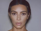 كيم كاردشيان عارية من أجل الترويج لعطرها