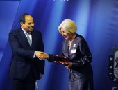 السيسي: تحديات السنوات الماضية تنوء بحملها الجبال.. وشعبنا سر صمودنا  - صور