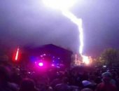 فيديو.. انهيار مسرح مهرجان الموسيقى الإلكترونية بالأرجنتين بسبب "صاعقة رعدية"