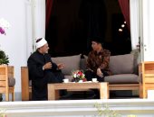 صور و فيديو.. استقبال رئيس إندونيسيا لـ"شيخ الأزهر"