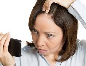 علاج تساقط الشعر بنصائح لا تفوتك
