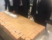 ضبط راكبة بمطار القاهرة حاولت تهريب أدوات تجميل بقيمة 400 ألف جنيه