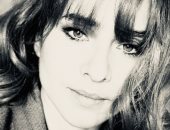 نيللى كريم تنشر صور بالأبيض والأسود من كواليس "اختفاء"