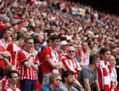 البرلمان البريطانى يناقش إمكانية توفير مدرجات للتشجيع وقوفًا