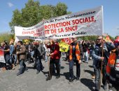 صور.. اضرابات جديدة فى السكك الحديد وشركات الطيران تضرب فرنسا