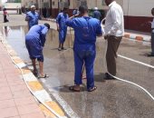 صور.. الانتهاء من أعمال النظافة بمحيط مسجد سيدى عبد الرحيم القنائى