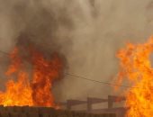 لليوم الرابع.. 8 سيارات إطفاء لإخماد الأدخنة الناتجة عن حريق مصنع كوم أمبو