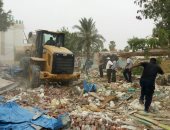 صور.. مدير أمن السويس يقود حملة لإزالة الإشغالات والتعديات ببورتوفيق