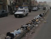 صور.. انتشار القمامة فى شوارع أسوان.. وقارئ يطالب بصناديق لجمعها