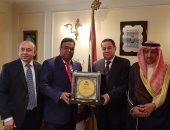 وزير قطاع الأعمال يبحث مع "الأفرو-آسيوى" إعمار مدينة "الحرير" والجزر الكويتية