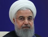 فيديو.. انخفاض جديد للعملة الإيرانية أمام الدولار بعد خطاب "روحانى" أمس