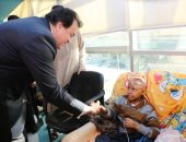 وزير التعليم العالى يتفقد مستشفى 57357 ويشارك الأطفال الاحتفال بقدوم رمضان