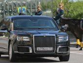 فيديو..  بوتين يركب "ليموزين الكرملين" الجديدة خلال مراسم تنصيبه