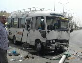 صور.. إصابة 10 سائحين صينيين إثر انقلاب أتوبيس بطريق مطار القاهرة