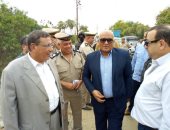 صور.. مدير أمن البحيرة يقود حملة لإزالة تعديات على 228 فدانا بوادى النطرون