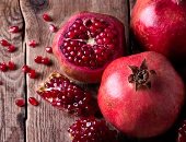 دلع جسمك بالرمان.. يحافظ على نضارة البشرة ويحمى قلبك من الأمراض