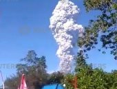 صور.. إندونيسيا تجلى سكانا وتغلق مطارا بعد ثوران بركان فى جاوة