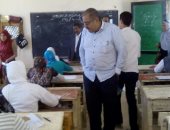 مدير تعليم مطروح يتفقد لجان الإعدادية ..والمحافظ يتابع من خلال غرفة العمليات