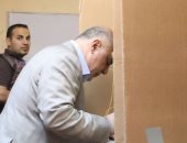 هل يحطم العراق "تابوهات" المحاصصة الطائفية فى المناصب السياسية؟.. الصدر ينسق مع القوى الوطنية للبدء فى تشكيل تحالف عراقى شامل.. حيدر العبادى يؤكد وجود توافق شبه كامل مع تحالف "سائرون" لتشكيل حكومة تكنوقراط قوية