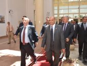 صور .. رئيس جامعة أسيوط يزور فرع الجامعة بالوادى الجديد لبحث إمكانية استغلاله