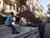 صور.. رئيس مدينة الأقصر يتفقد أعمال النظافة وإزالة الإشغالات بالشوارع