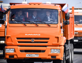 فيديو.. بوتين يقود شاحنة لعبور أكبر جسر فى أوروبا يربط القرم بجنوب روسيا