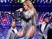 صور.. جينيفر لوبيز تتألق فى حفل لدعم الفقراء فى نيويورك