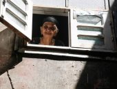 صورة اليوم.. الحلوة من الشباك طلة يحرسها الله ست الحلوين