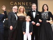 ممثلو مهرجان كان يشاركون الفلسطينيون بوقفة دقيقة حداد على شهداء غزة