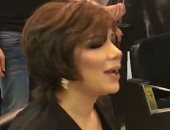 فيديو.. فى لحظة تجلى أصالة تغنى "حبيبى شو حلو" داخل كوافير