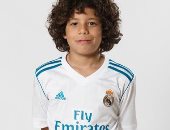 فيديو.. نجل مارسيلو يستعرض مهاراته أمام نجوم ريال مدريد