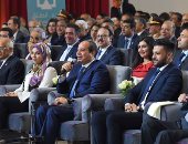 الرئيس السيسي: "مهاتير محمد عنده 90 سنة وجابوه تانى بعد 20 عاما"