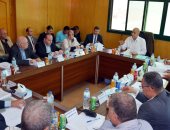محافظ القليوبية يترأس اجتماع مجلس إدارة المناطق الصناعية بالمبنى الجديد